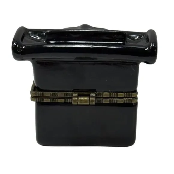 Limoges-Style Porcelain Hinged Trinket Box. - Picture 3 of 6